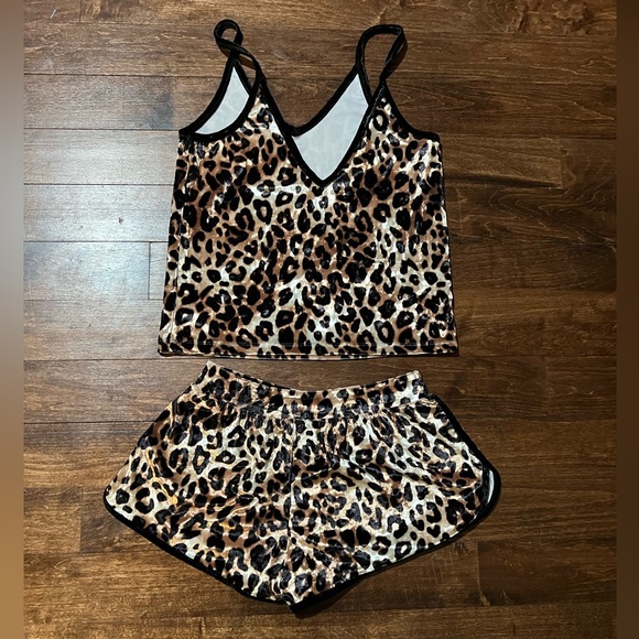 Cheetah Set - Picture 2 of 3